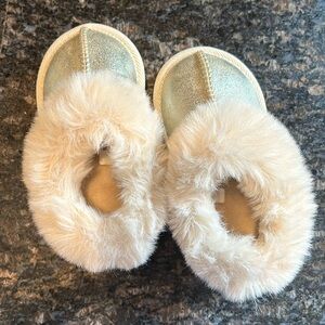 Target brand slippers NWOT (daughter tried on and didn’t fit)